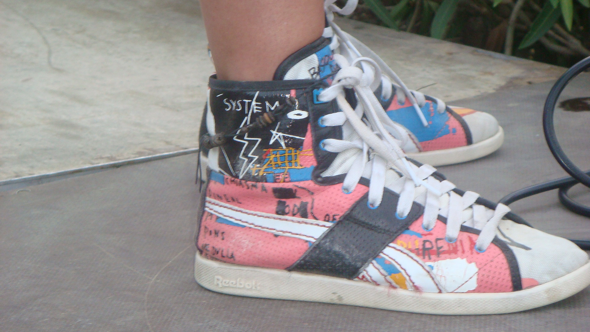 Sneakers (Faraday)