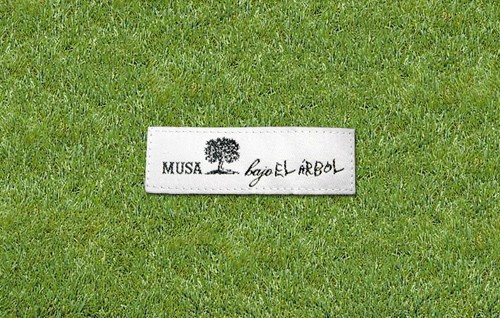 Musa Bajo el Árbol Sorteo