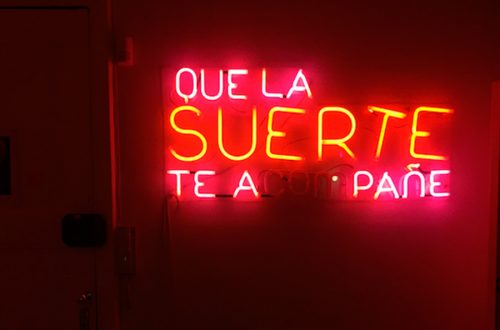 Nos gustan las fotos de luces de neón de David Drake