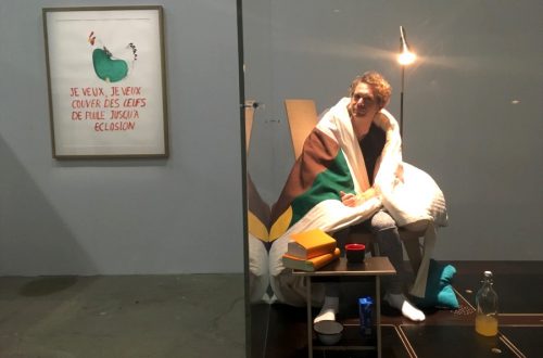 Arte en forma de gallina humana