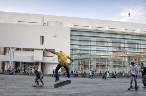 La plaza del MACBA: Cuna de la subcultura barcelonesa
