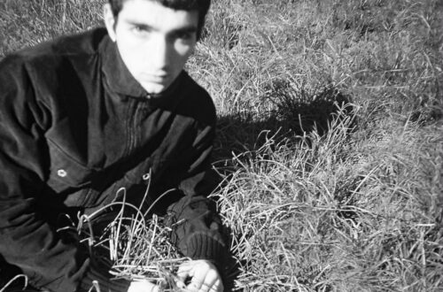 Juan Sauras presenta «Sobre el mundo», un refugio en tres canciones